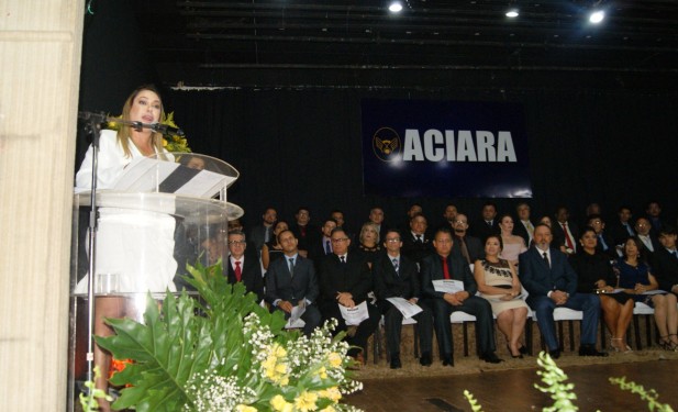 Luana Ribeiro participa de posse diretoria da ACIARA e destaca parceria com empresários