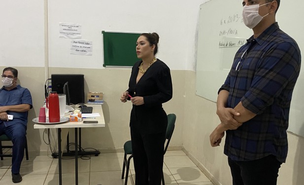 Luana Ribeiro discute PL da mensalidade com instituições de ensino e sindicatos