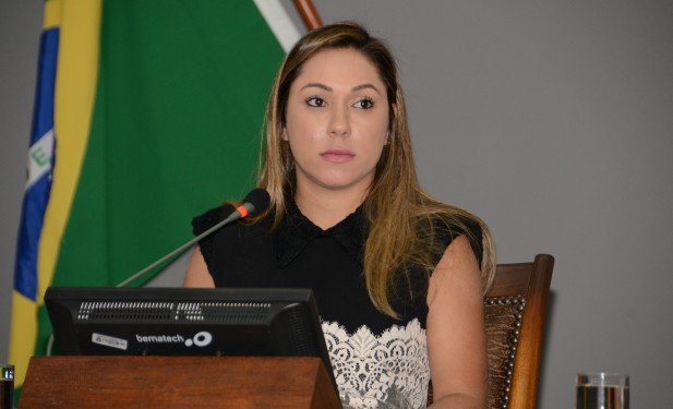 Luana Ribeiro apresenta projeto para Lei da Hora Marcada