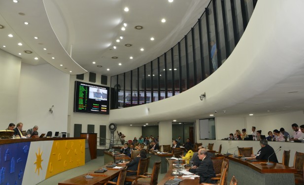 Assembleia aprova PL de Luana Ribeiro sobre trabalho nos presídios