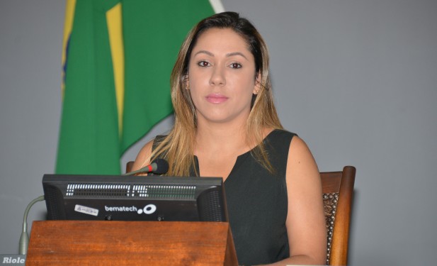 Aprovado com urgência, requerimento de Luana Ribeiro solicita que o Estado apresente cronograma de convocação do concurso da Polícia Civil
