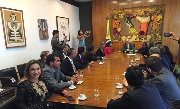 Luana Ribeiro participa em Brasília da mobilização pelo Novo Pacto Federativo