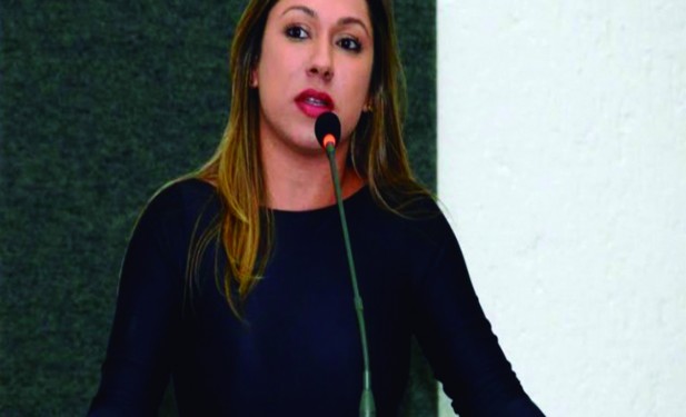 Luana Ribeiro requer suspensão da cobrança da taxa de Inspeção Veicular Ambiental