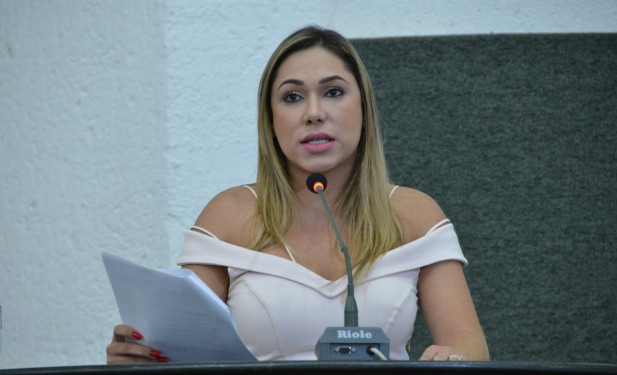 Luana Ribeiro solicita prorrogação dos concursos da Polícia Civil e da Defesa Social e nomeação dos aprovados