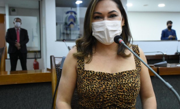 PL de Luana que suspende prazos de validade dos concursos públicos durante pandemia tramita na Assembleia