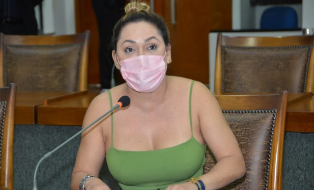 "Direito a acompanhante deve ser mantido às mulheres gestantes na pandemia”, reivindica Luana Ribeiro