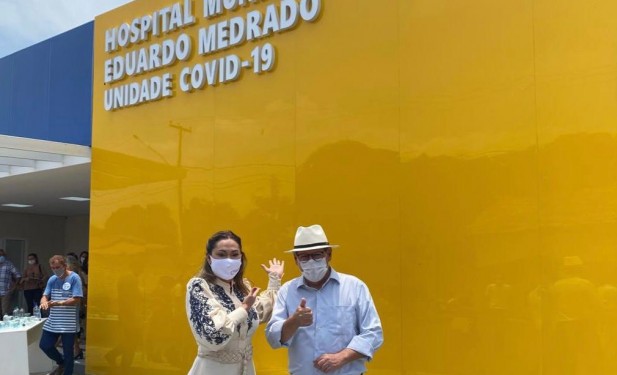 Ao lado de Dimas, Luana Ribeiro prestigia inauguração da 1º etapa do hospital Eduardo Medrado