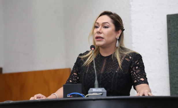 Luana Ribeiro é a primeira mulher a assumir a presidência da Assembleia Legislativa