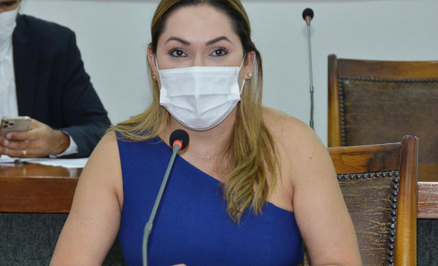 Luana Ribeiro reforça necessidade de priorizar vacinação para agentes de segurança e professores