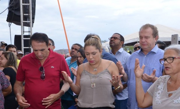 Luana prestigia Romaria do Senhor do Bonfim em Natividade