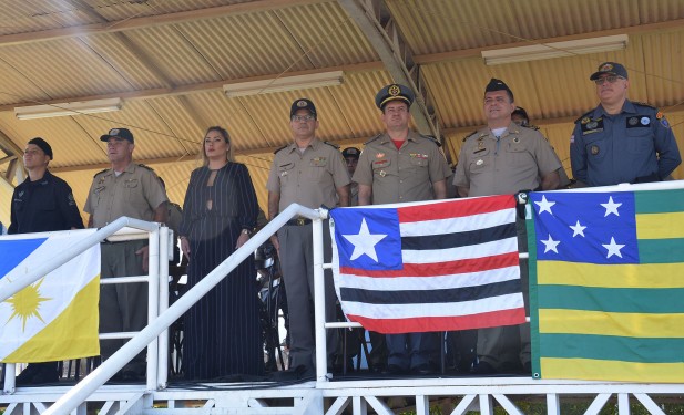 Luana participa de formatura de curso da Força Tática da PM